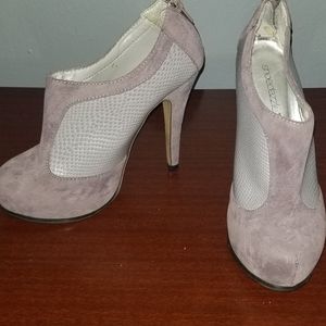 Shoe Dazzle Grey Snake Suede Platform Booties